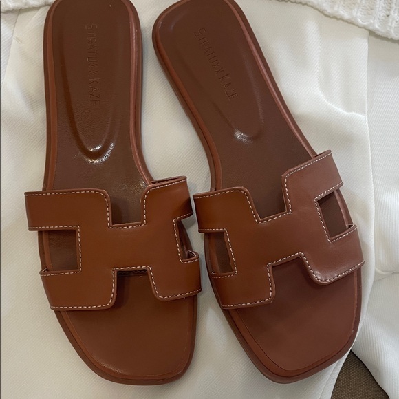 Women's Brown Slide Sandals with Cutout Strap - Picture 3 of 6